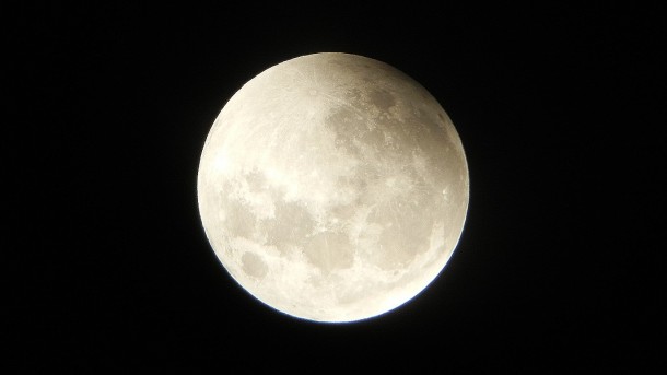皆既月食開始直前2014年10月8日